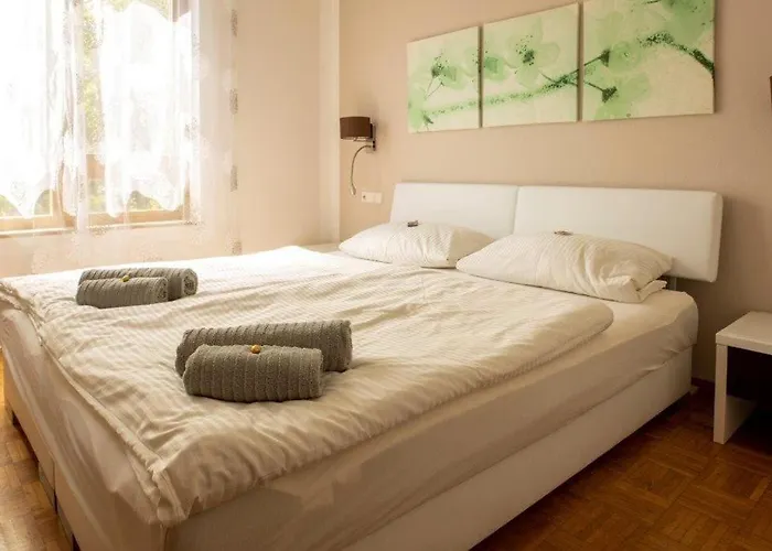 Ruhige 2-Zimmer Wohnung M.Terrasse,Naehe Uni-Klinik